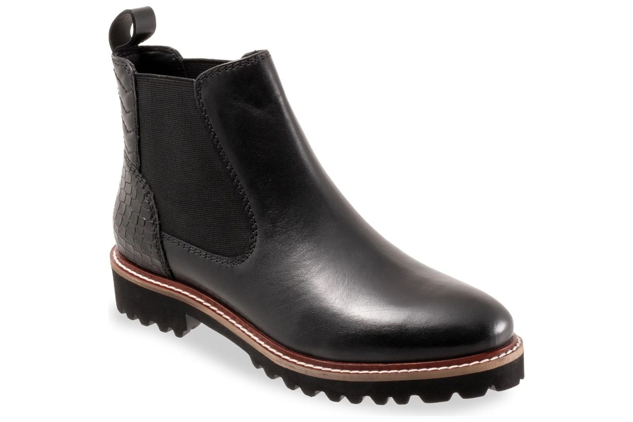 Indy Chelsea Boot SoftWalk Credit: Nordstrom