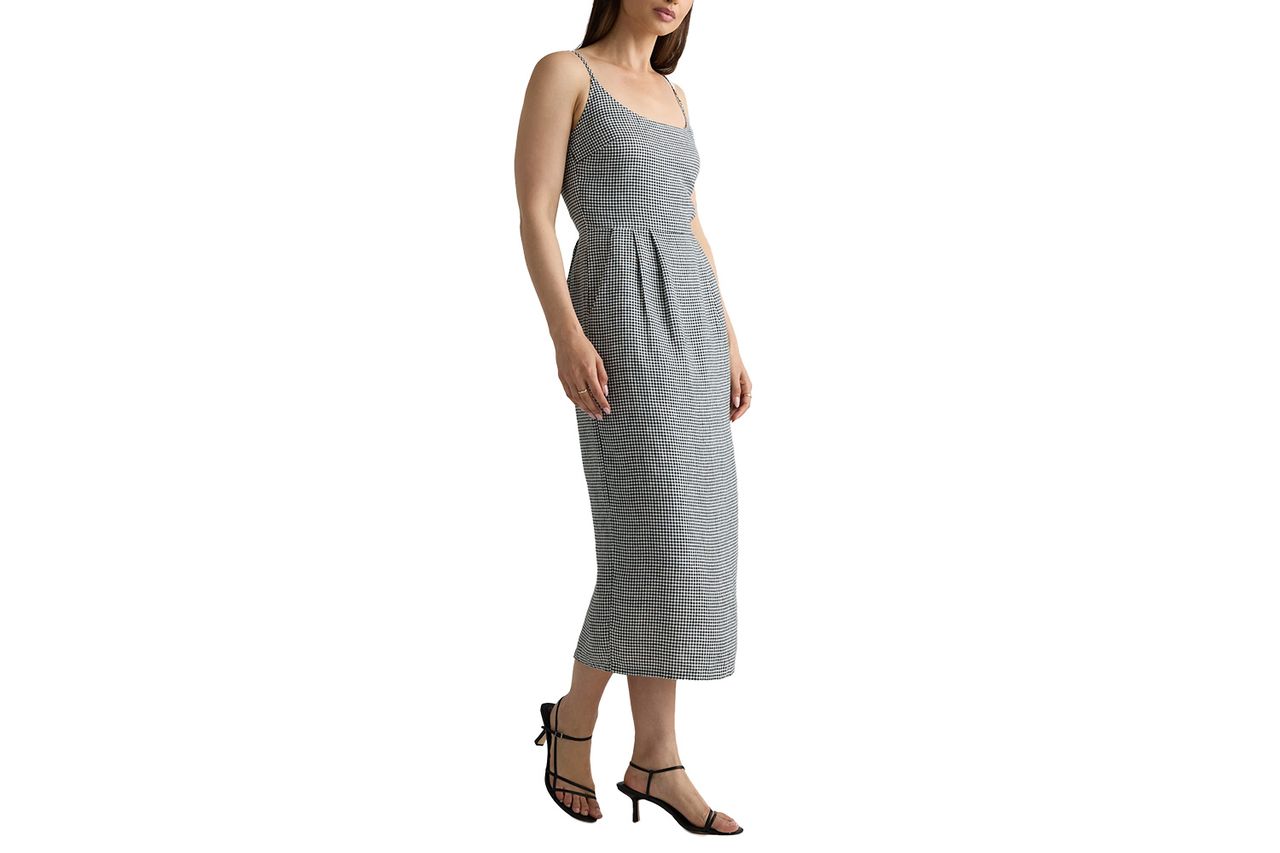 Quince 100% European Linen Scoop Neck Midi Dress Credit: Quince