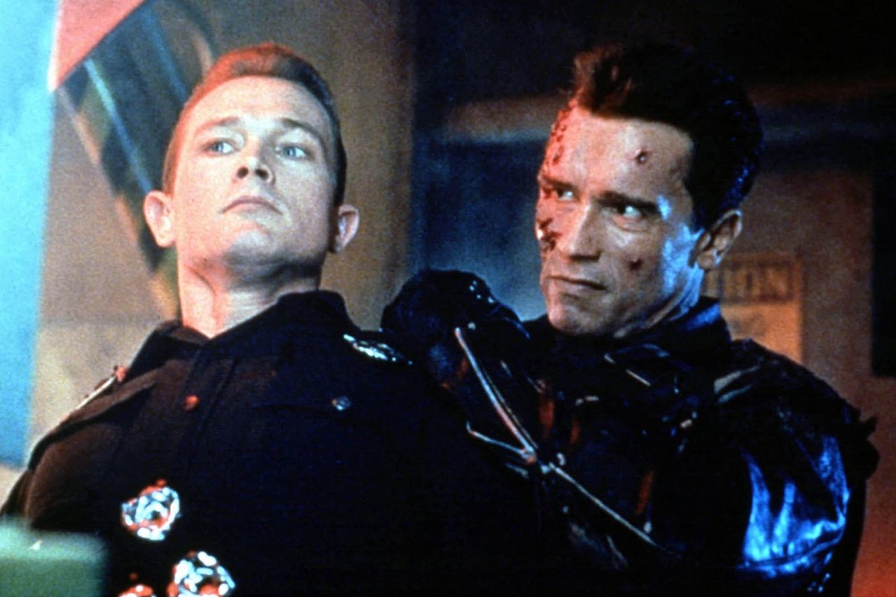 DXKA9G TERMINATOR 2: JUDGEMENT DAY Robert Patrick and Arnold Schwarzenegger in ‘Terminator 2.’Credit: Alamy