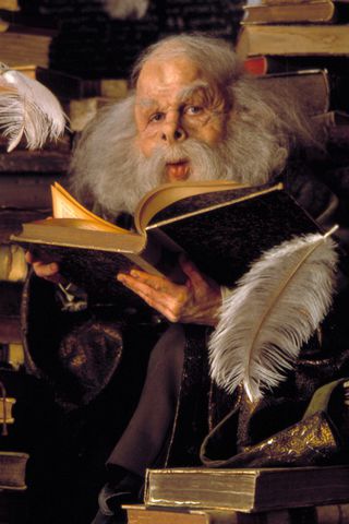 HARRY POTTER AND THE SORCERER'S STONE, Warwick Davis as Professor Flitwick Warwick Davis as Professor FlitwickCredit: Warner Bros/Courtesy Everett Collection