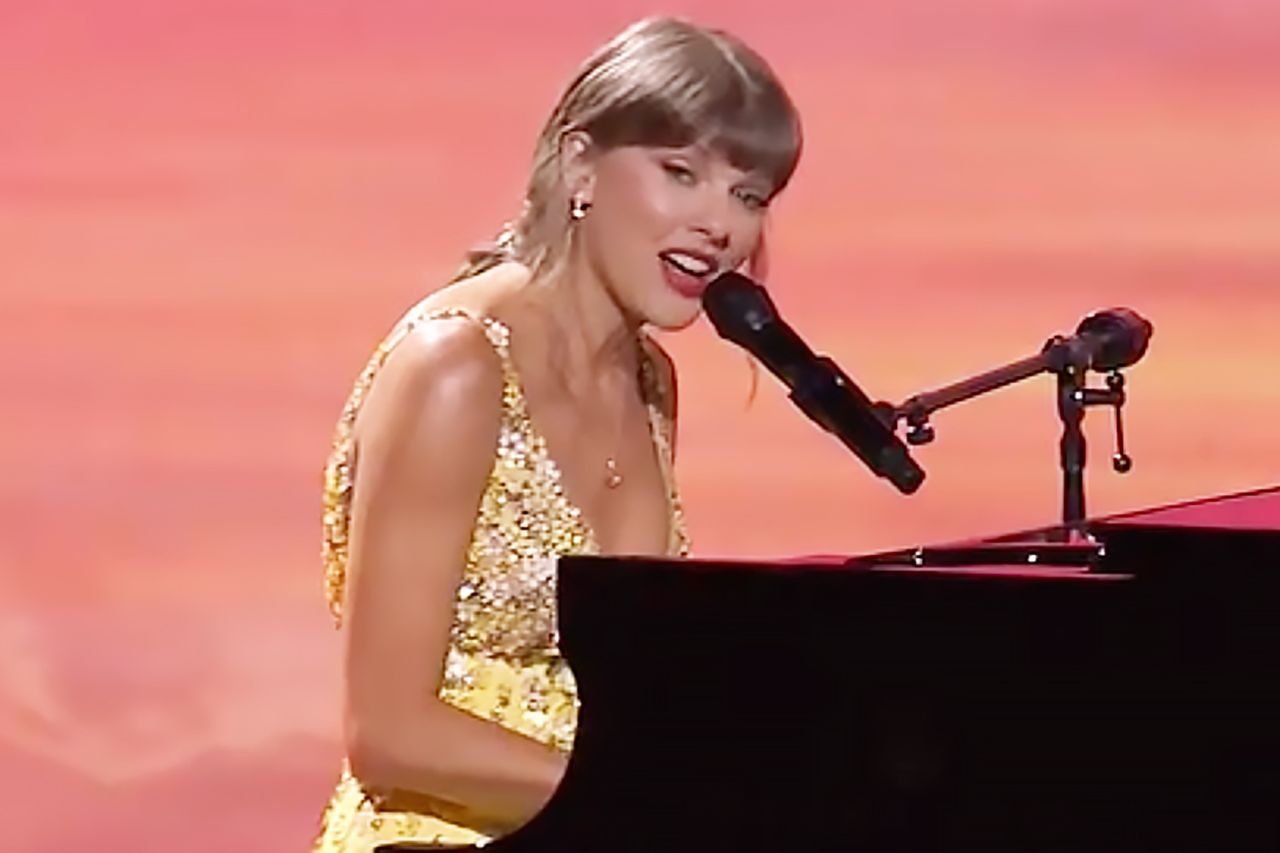 Taylor Swift performing at Toy Story 5 premiere. Taylor Swift in 2026Credit: DIsney/Instagram