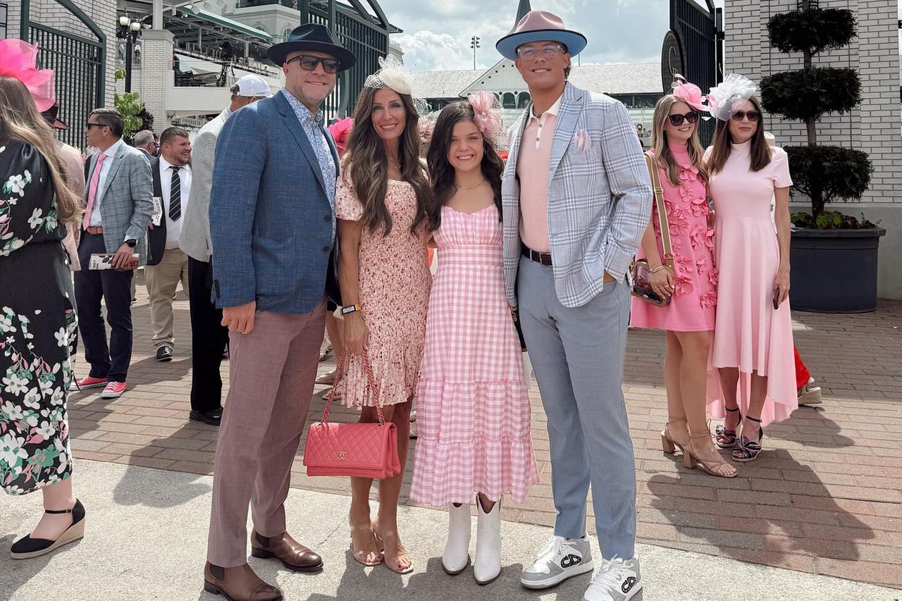 Jaxson Dart poses for a photo with his family in May 2025Credit: Jaxson Dart/Instagram
