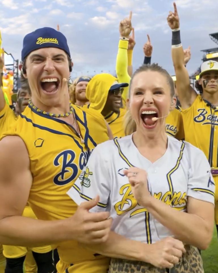 Derek Klena and Kristen Bell with the Savannah BananasCredit: Savannah Bananas/Instagram